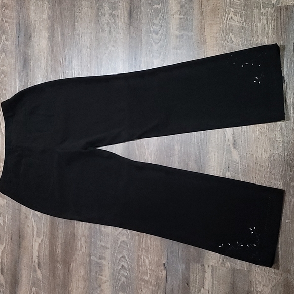 Gently Loved women's dress style pant with beautiful artwork cut out by Talbot - Picture 12 of 15